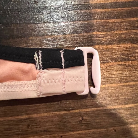 Victoria’s Secret coral striped bikini top size 34D, GUC, see pics, swimwear - Picture 6 of 8